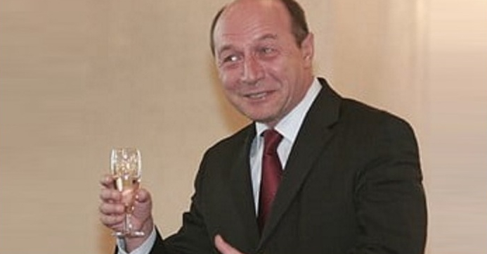 La testul pentru Covid-19, Traian Băsescu a fost declarat sănătos-criță!
