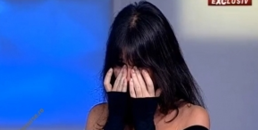 Dana Budeanu a izbucnit în lacrimi la RomâniaTV după ce şi-a dat seama că trăim într-o țară de kkt!