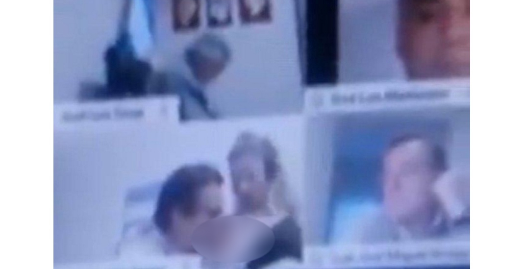 Un deputat din Argentina a sărutat sânii soției în timpul sesiunii online a Parlamentului. Tot Pandele şi Fierea dansând Jerusalema rămân mai libidinoşi!