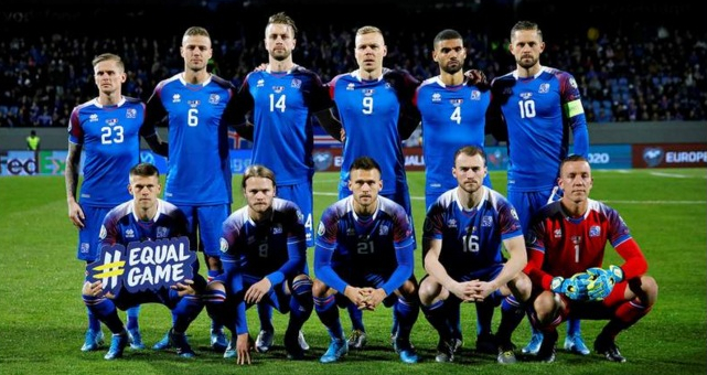 Islanda are 360.000 de locuitori şi 11 fotbalişti. Noi avem 19 milioane de locuitori şi tot atâția experți în fotbal, deci niciun fotbalist