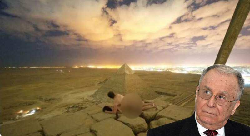 Alertă: tinerii care au făcut sex pe Piramida lui Keops sunt acum pe casa lui Iliescu!