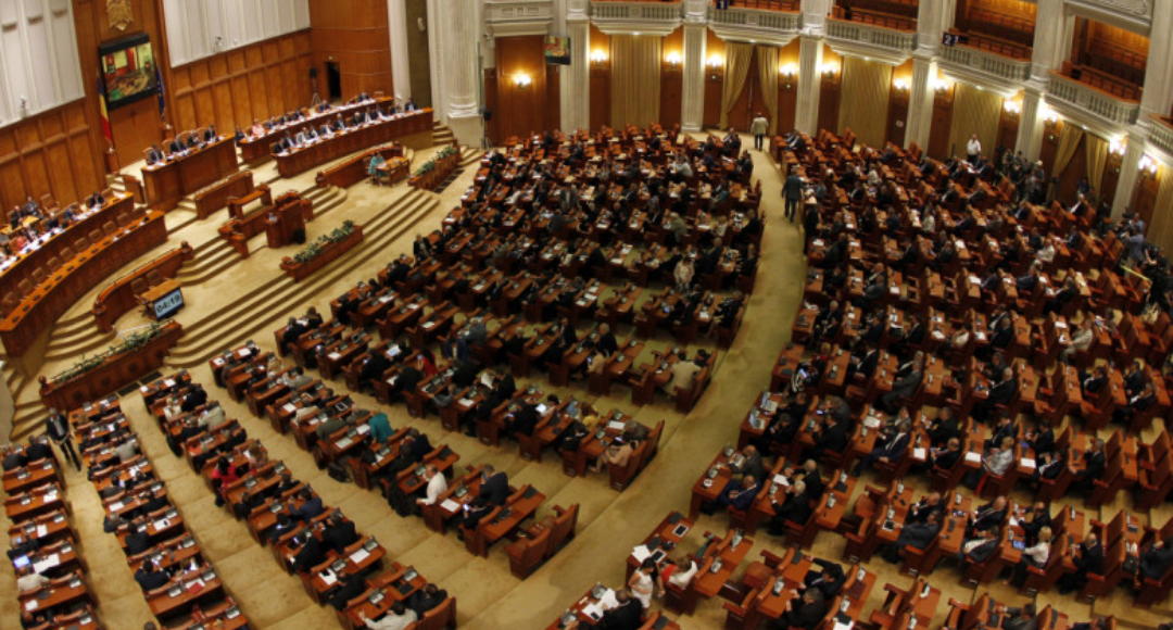 Aflând că România urmează să expulzeze câțiva diplomați ruși, jumătate dintre parlamentari stau cu bagajele la ușă