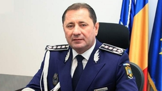 Îl mai țineți minte pe fostul şef al Poliției Române, înlocuit după crimele de la Caracal? Acum e şef al Poliției de Frontieră, ne rezolvă şi cu coronavirusul!