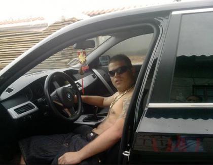 Accident de mașină în București: un cocalar și-a luat X5 și a murit de foame!