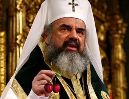 Patriarhul Daniel, în culmea fericirii: "A apărut ceva și mai scump decât aurul: cireșele!"