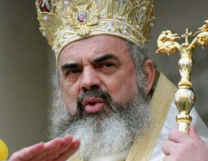 Patriarhul Daniel, șocat de cât a venit factura de lumină la Catedrală: Zici că Enel a adus curentul cu avionul privat de la Iarusalim, așa scump e!