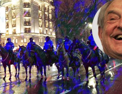 Jandarmii călare își justifică prezența la proteste: "Soros dă 50 de lei de cal!"