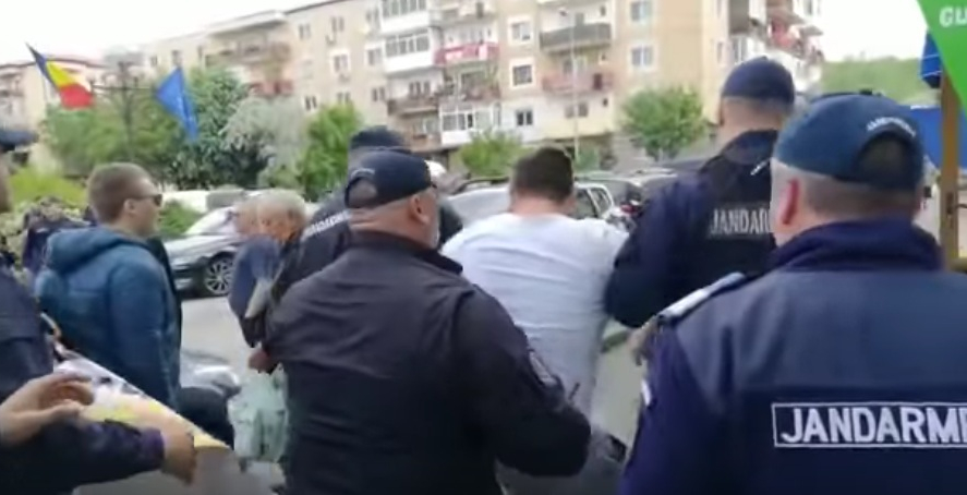 Jandarmafia lovește din nou: protestatari din Topoloveni săltați că așa vrea infractorul Dragnea