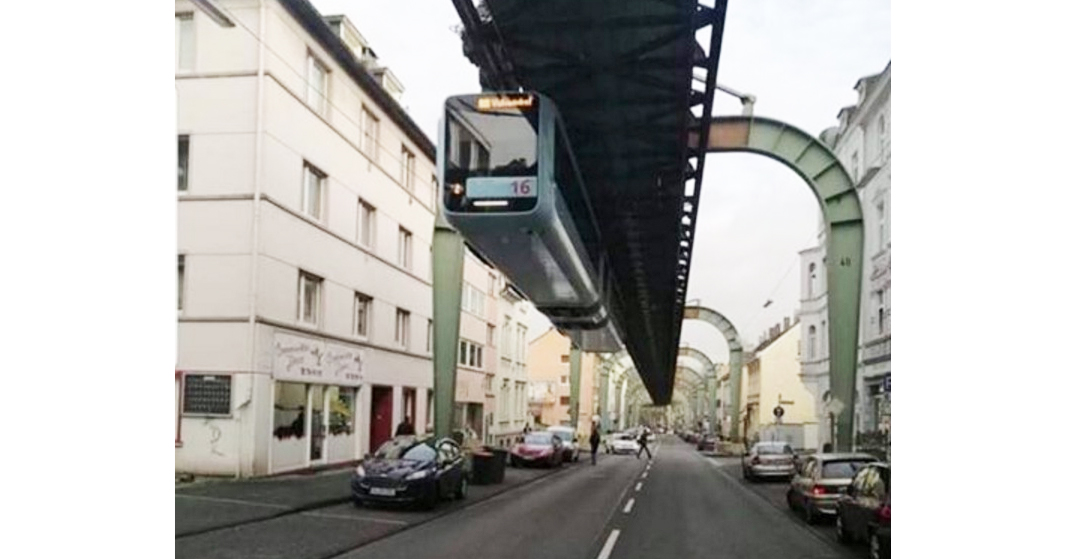 În Germania, tramvaiele au fost puse pe sus, ca să nu mai încurce BMW-urile!